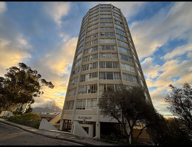 2 BEDROOM APARTMENT TO LET IN VREDEHOEK